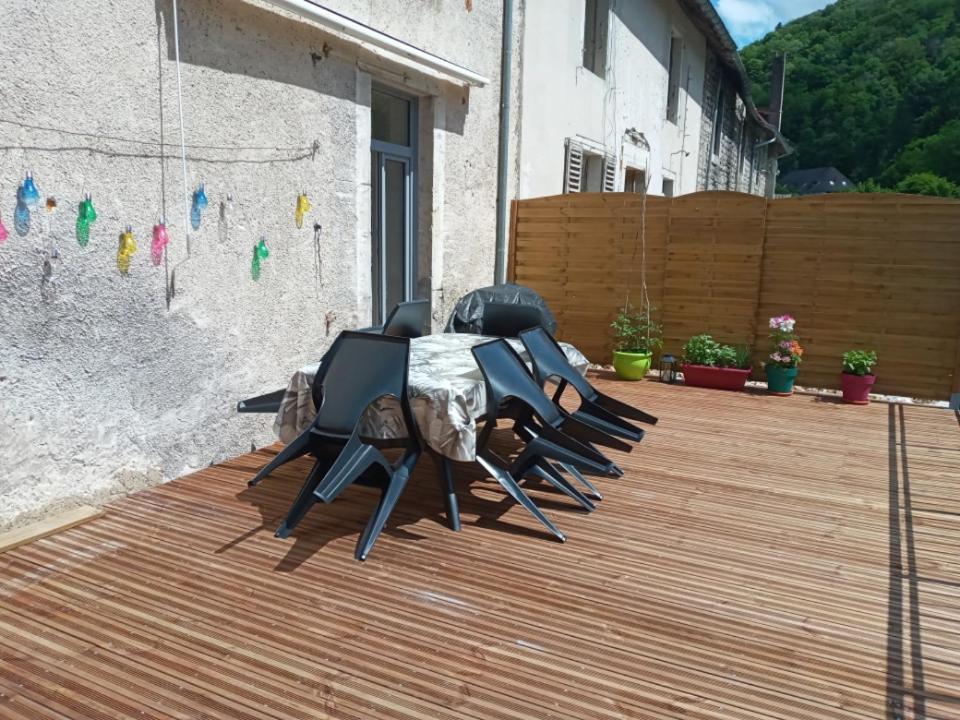 Gite La Petite Ecluse En Bord De Loue Lods Exteriör bild